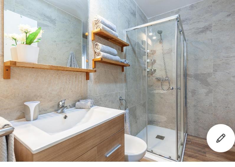 Violeta Apartment With Cozy Balcony Sevilla Экстерьер фото