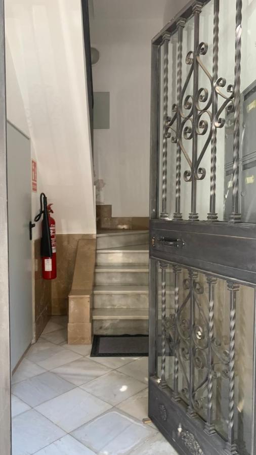 Violeta Apartment With Cozy Balcony Sevilla Экстерьер фото