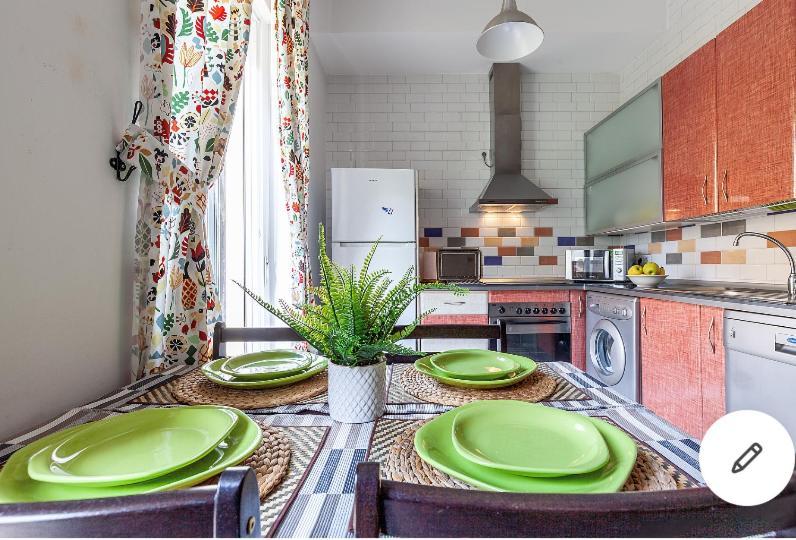 Violeta Apartment With Cozy Balcony Sevilla Экстерьер фото